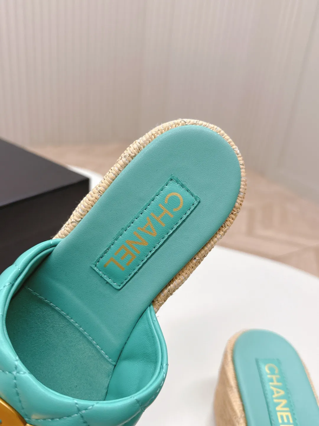 👟👟Ex-factory price 560👟👟 CHANEL Chanel 2025 new sandals and slippers series classic series every style is great rhombus platform sandals and slippers elegant and noble comfortable and versatile upper: sheepskin foot pad: sheepskin sole: rubber outsole size: 35-40